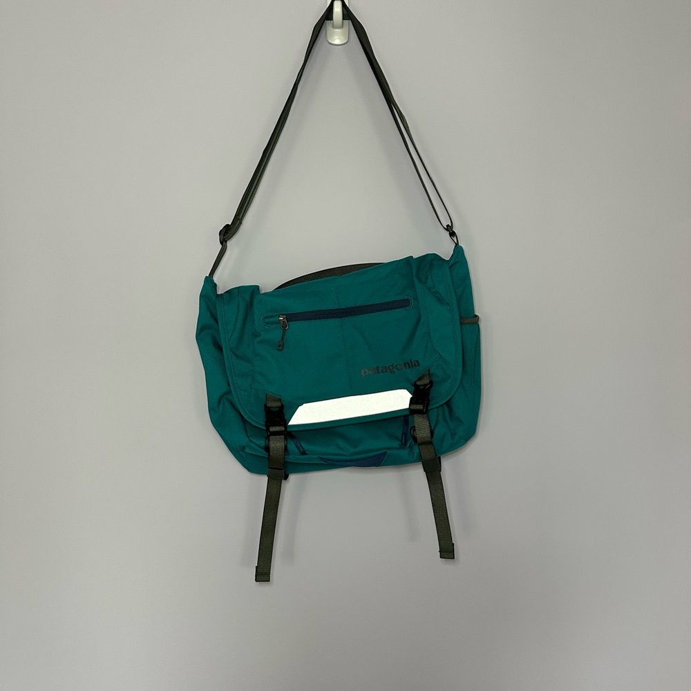Patagonia Green and Blue Travel Bag